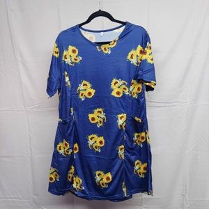 Women’s blue sunflower shirt. 2xl. NWOT. HAS POCKETS!!